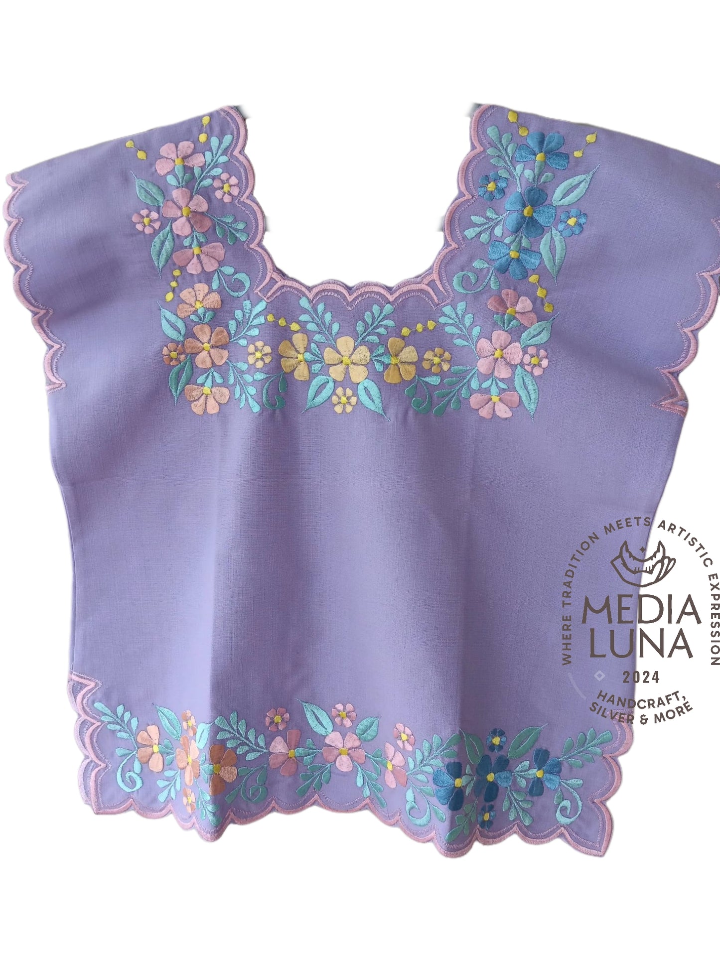 Blusa hipil yucateca de lino y algodón.