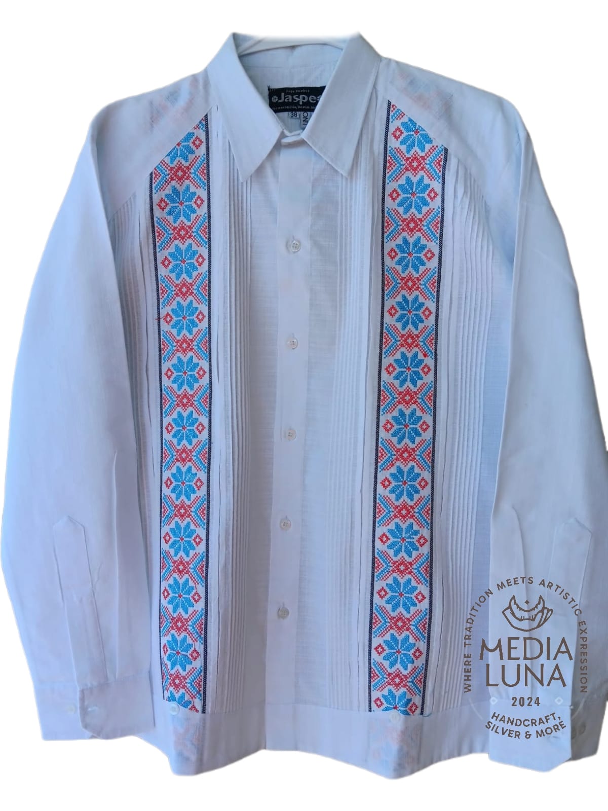 Guayabera yucateca de lino manga larga con diseño floral en colores azul, rojo y negro.
