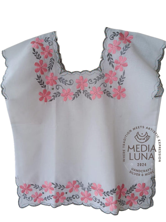 Blusa hipil yucateca de lino y algodón.